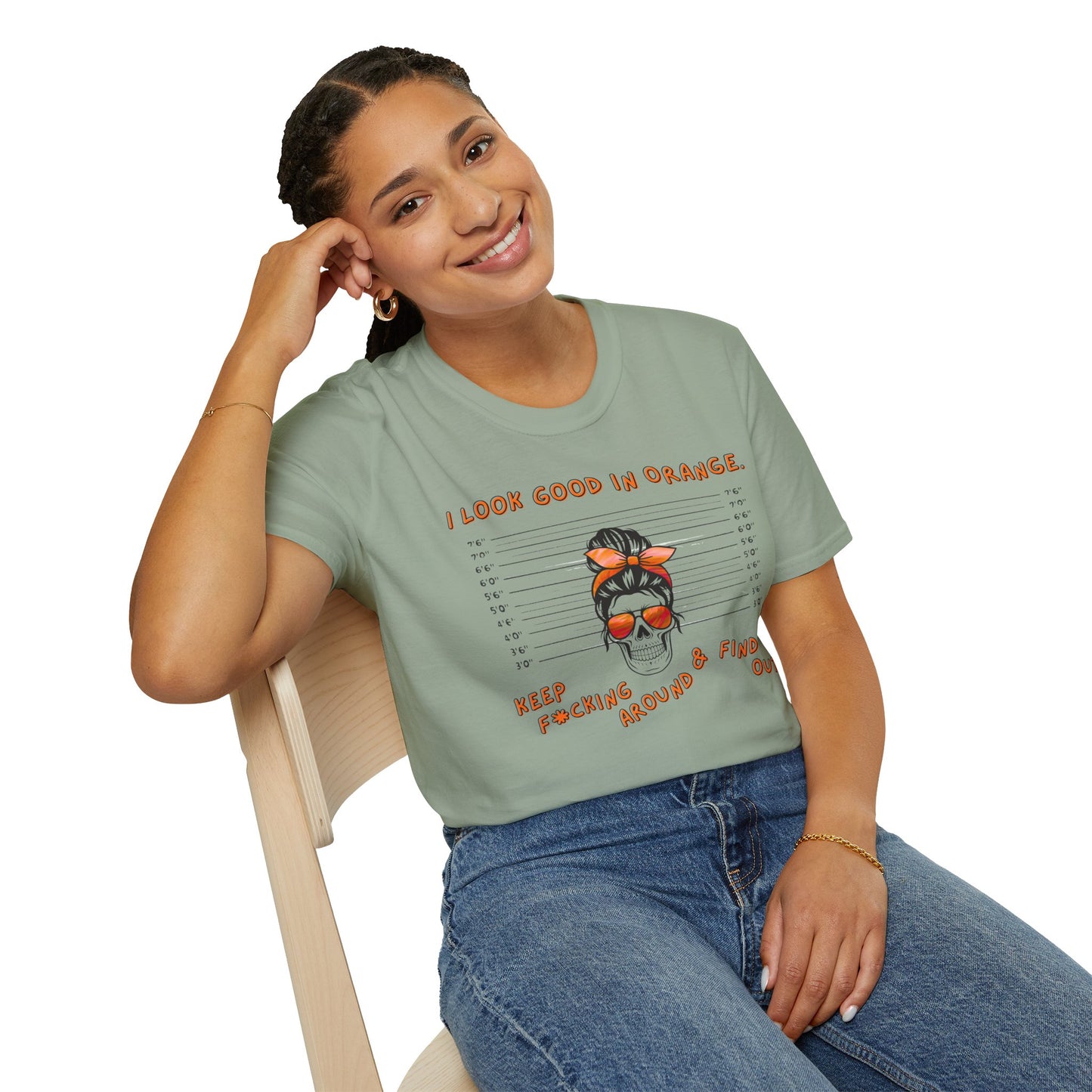 I Look Good in Orange' - Distressed Funny Orange Graphic T-Shirt