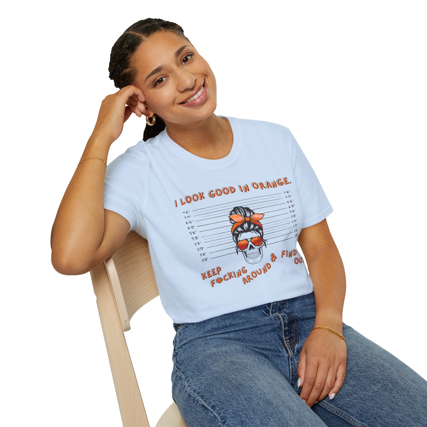 I Look Good in Orange' - Distressed Funny Orange Graphic T-Shirt