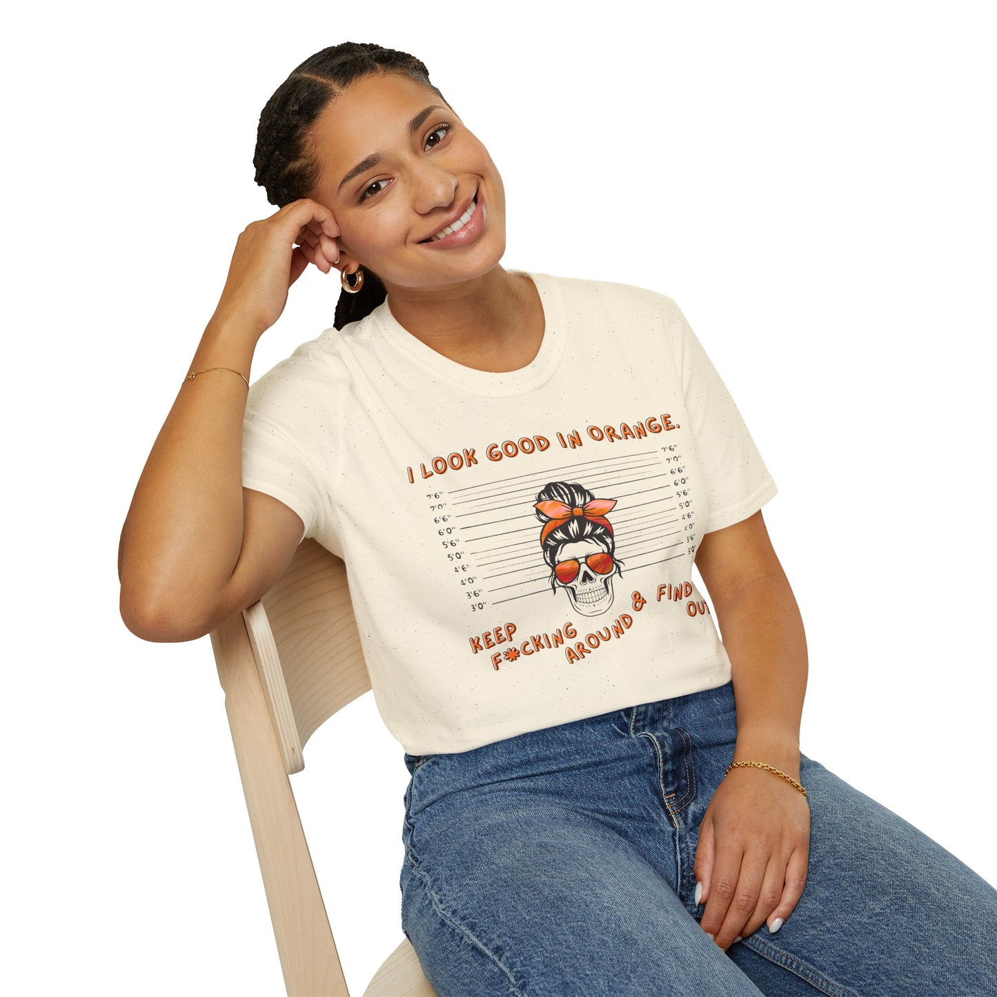 I Look Good in Orange' - Distressed Funny Orange Graphic T-Shirt