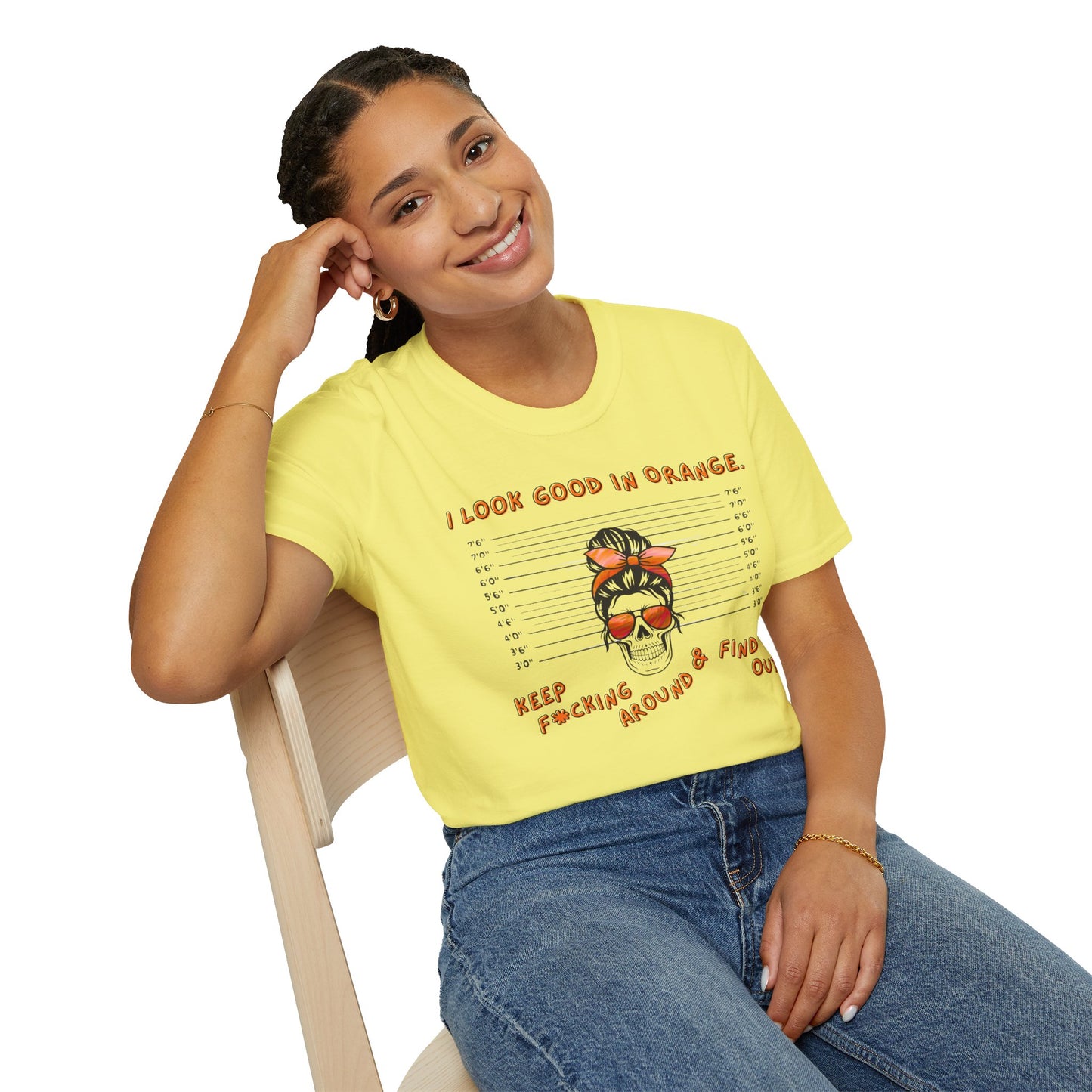 I Look Good in Orange' - Distressed Funny Orange Graphic T-Shirt