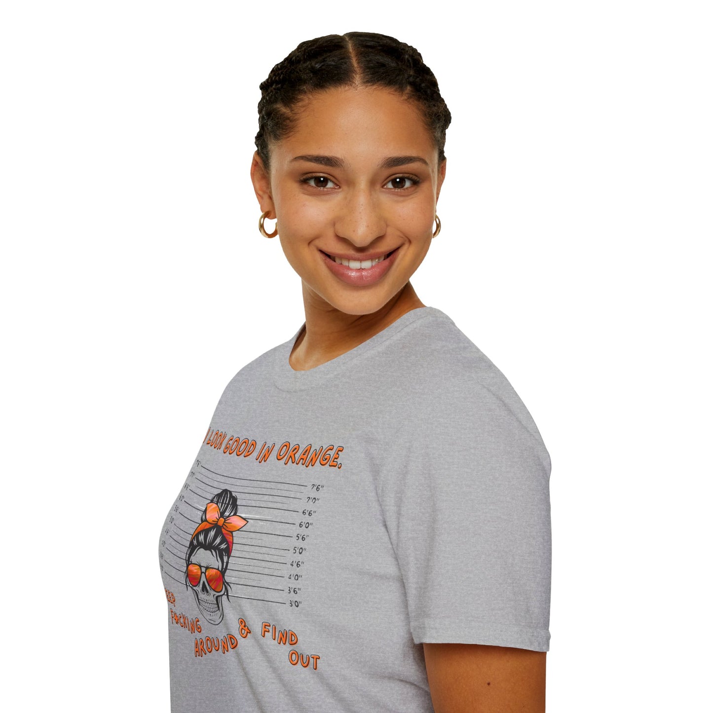 I Look Good in Orange' - Distressed Funny Orange Graphic T-Shirt