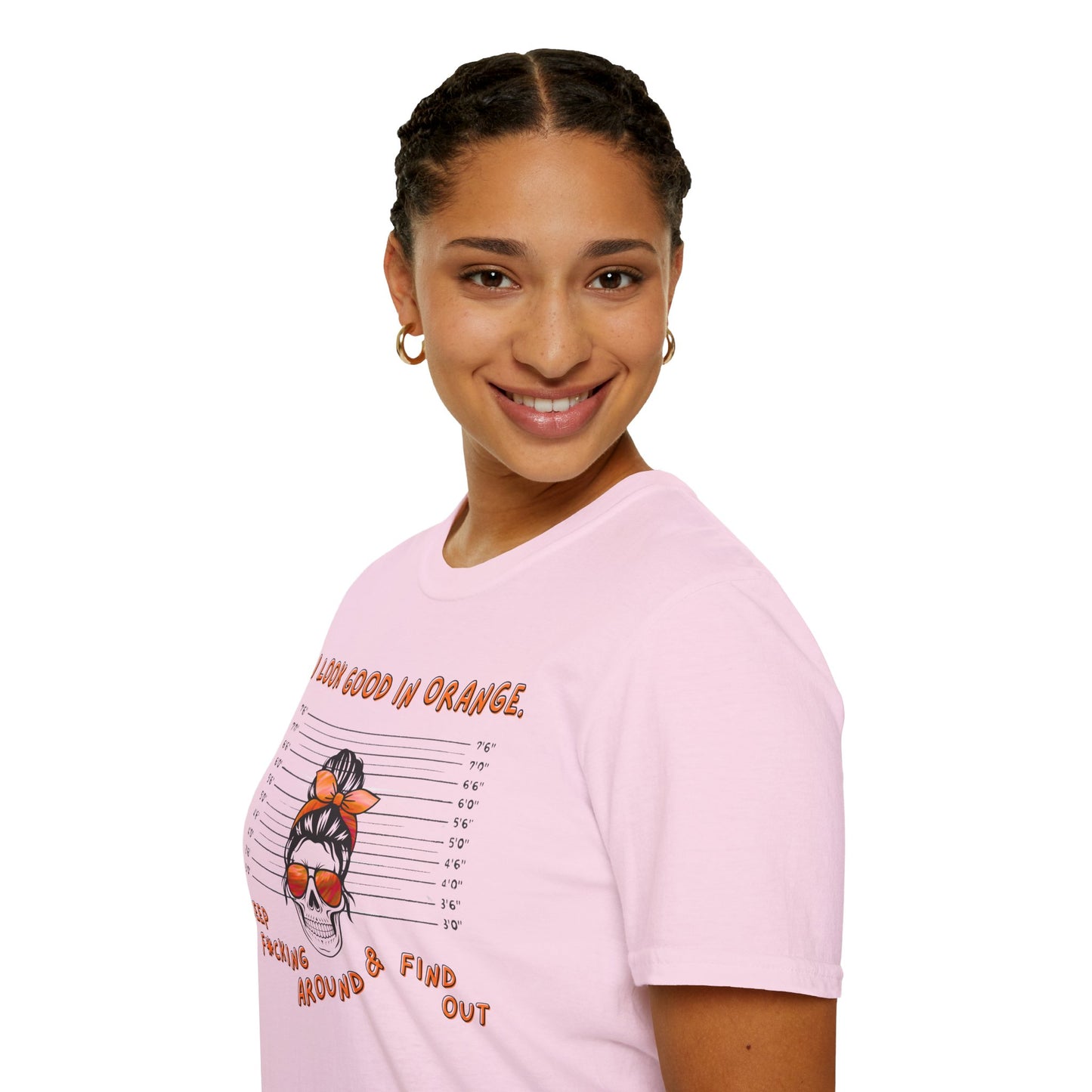 I Look Good in Orange' - Distressed Funny Orange Graphic T-Shirt