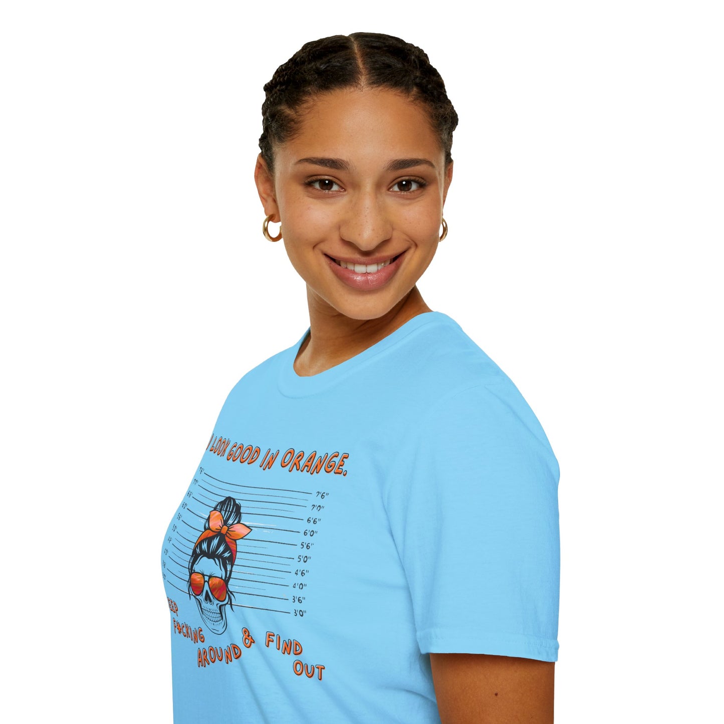 I Look Good in Orange' - Distressed Funny Orange Graphic T-Shirt