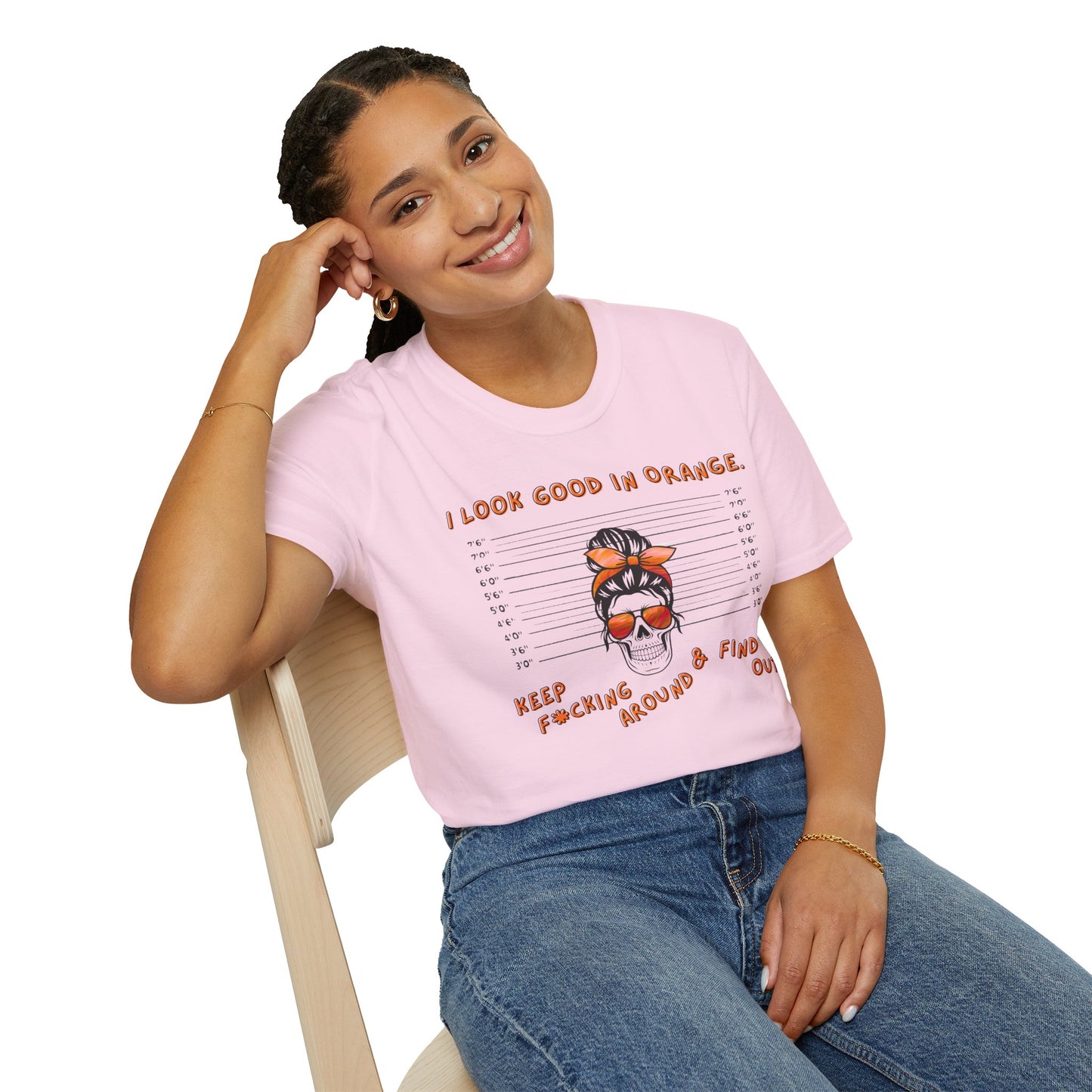 I Look Good in Orange' - Distressed Funny Orange Graphic T-Shirt
