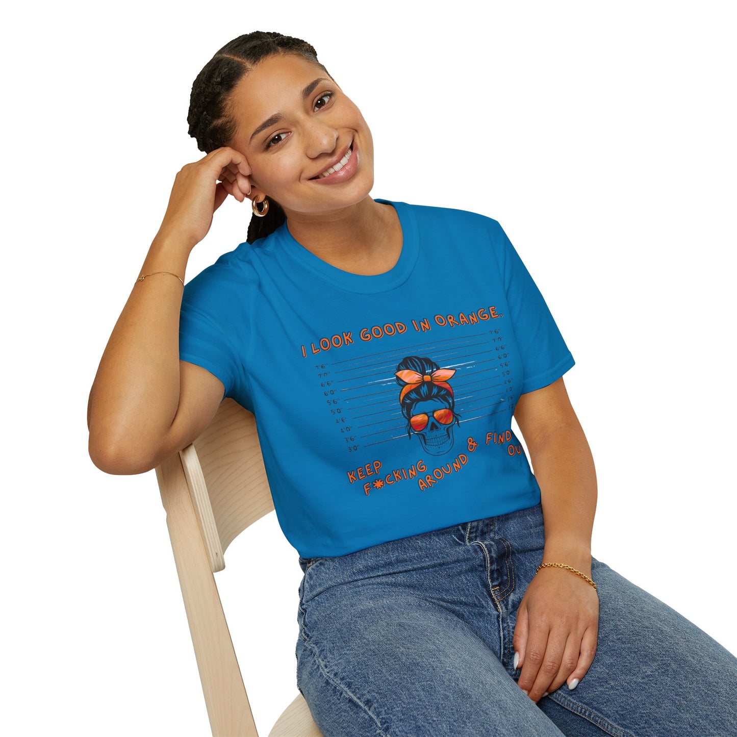 I Look Good in Orange' - Distressed Funny Orange Graphic T-Shirt